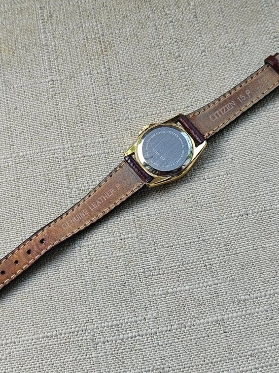 Vintage Citizen Quartz Ladies Wristwatch Day/Date Calendar Analog Wrist Watch